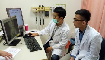 教學門診結束後進行檢討